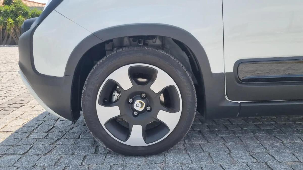 fiat-panda-2025-hibrido-a-gasolina-999cc