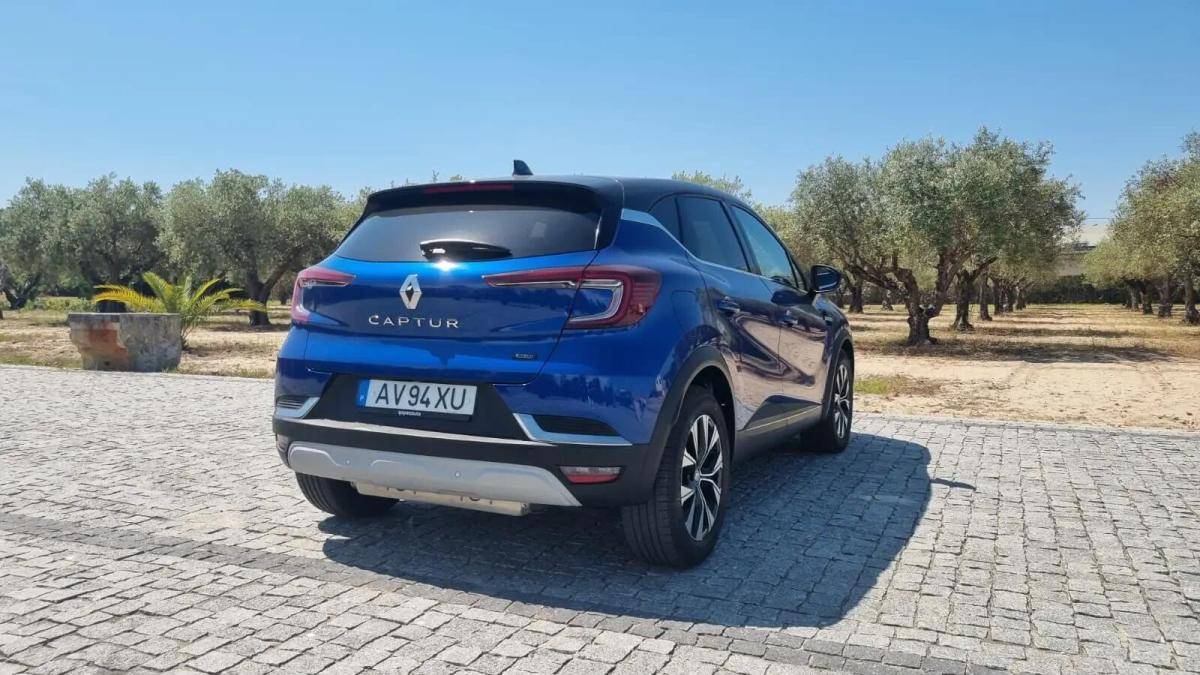 renault-captur-2023-hibrido-a-gasolina-1789cc