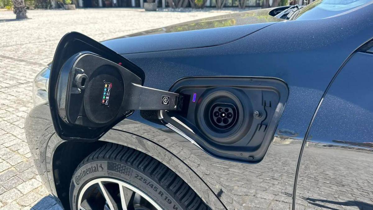bmw-x2-xdrive25e-2022-hibrido-a-gasolina-1499cc