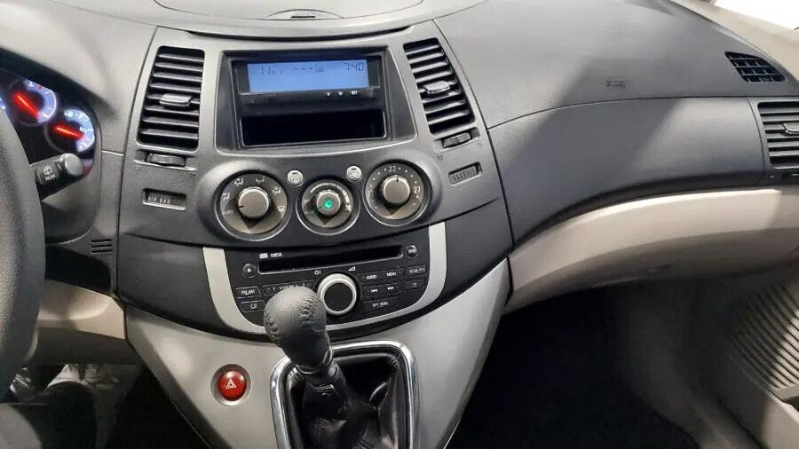 mitsubishi-grandis-2009-diesel-1968cc