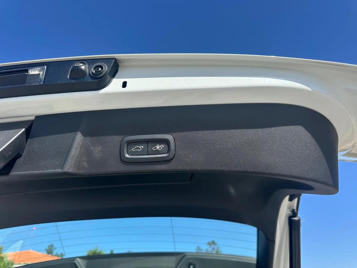 volvo-xc40-2021-gasolina-1477cc