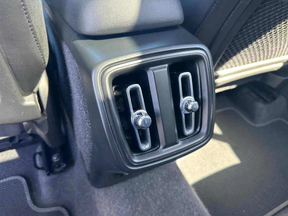 volvo-xc40-2021-gasolina-1477cc