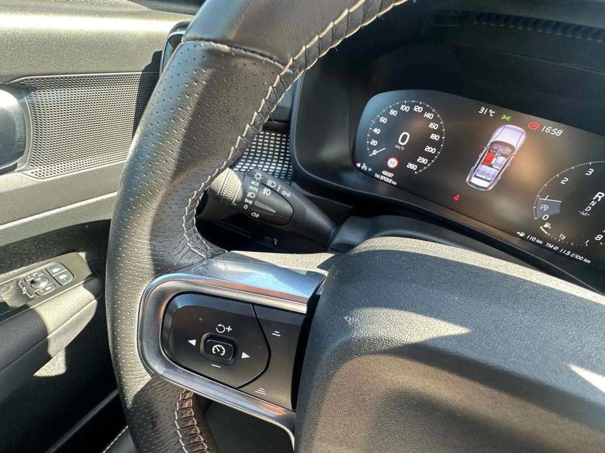 volvo-xc40-2021-gasolina-1477cc
