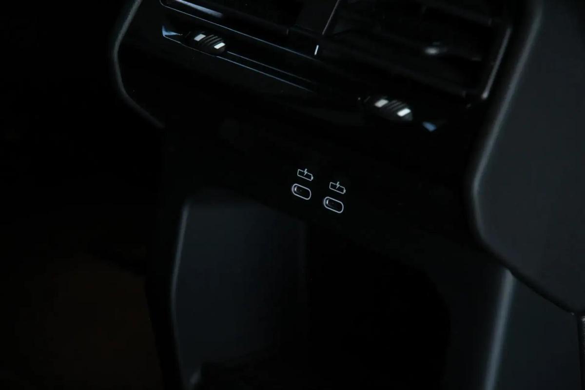 bmw-serie-5-2024-hibrido-a-gasolina-1998cc