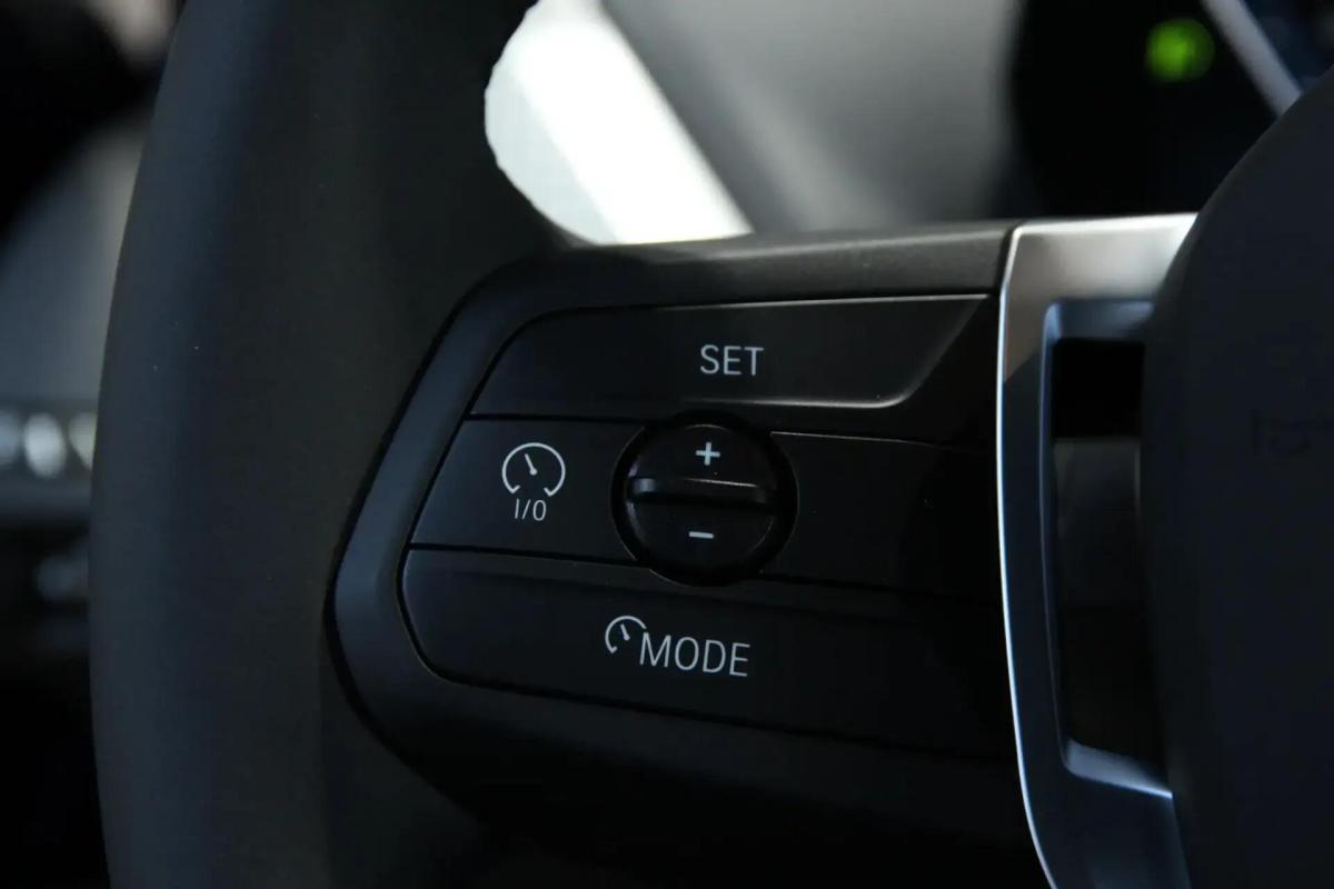 bmw-serie-1-2025-gasolina-1499cc