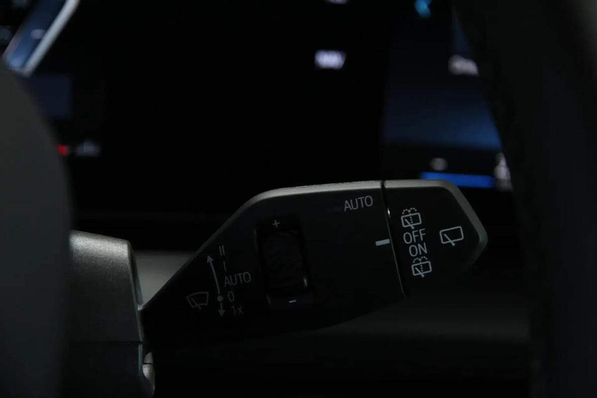 bmw-serie-1-2025-gasolina-1499cc