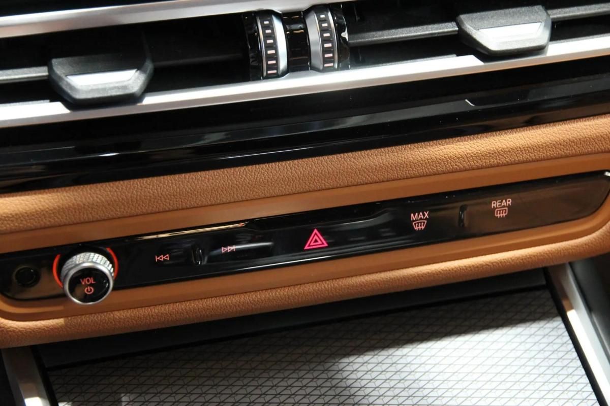 bmw-serie-3-330e-2023-hibrido-a-gasolina-1998cc