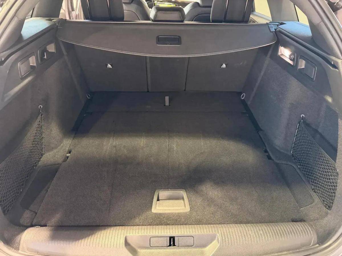 peugeot-308-sw-2023-diesel-1499cc