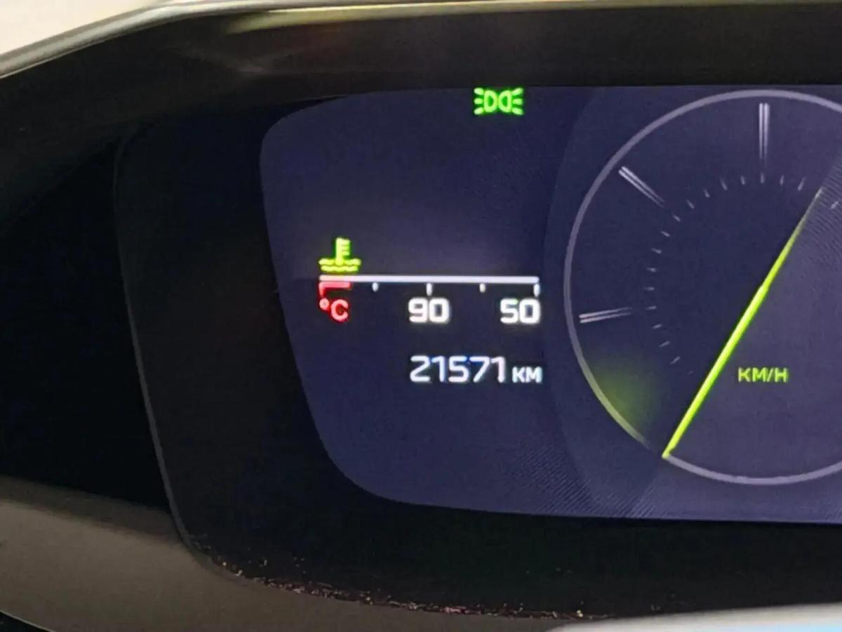 peugeot-308-sw-2023-diesel-1499cc