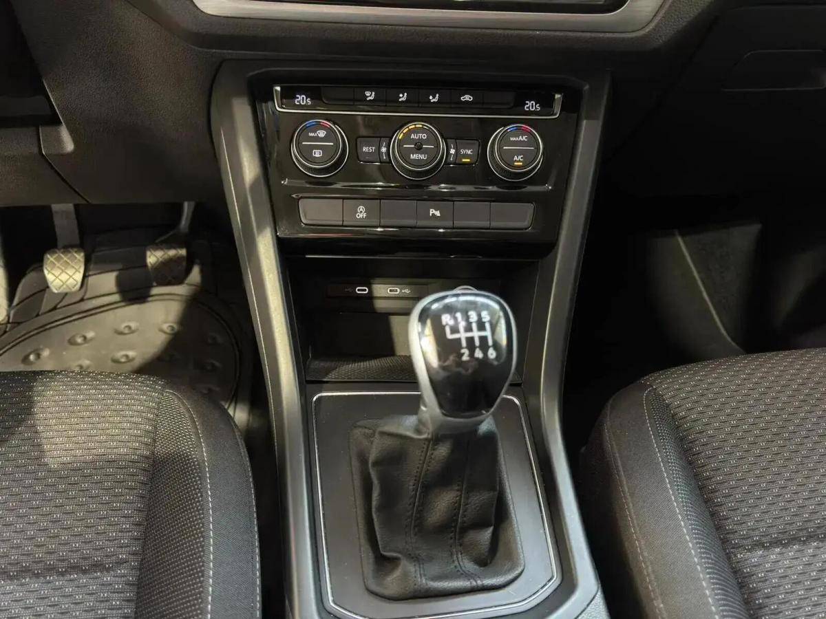 volkswagen-touran-2022-diesel-1968cc