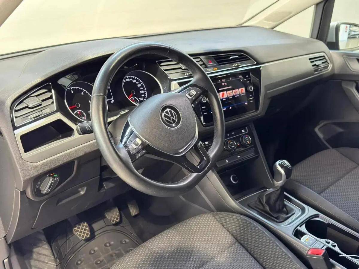 volkswagen-touran-2022-diesel-1968cc