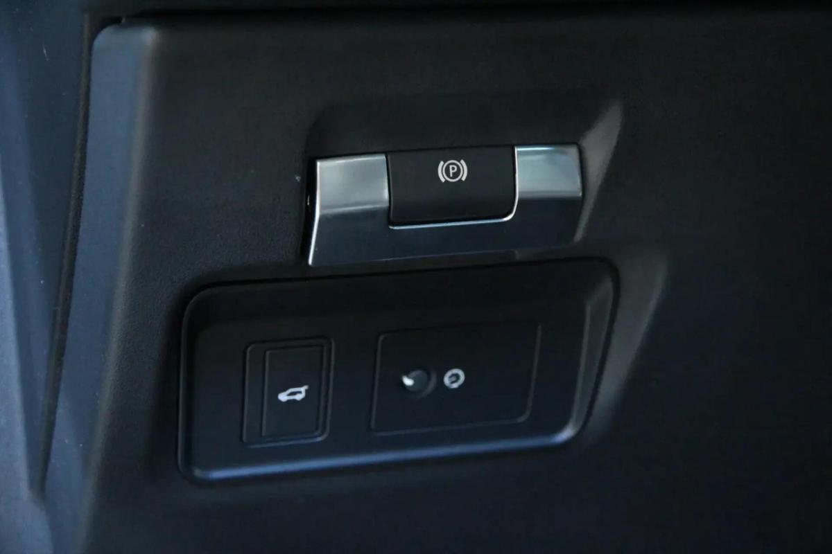 land-rover-discovery-sport-2020-diesel-1999cc