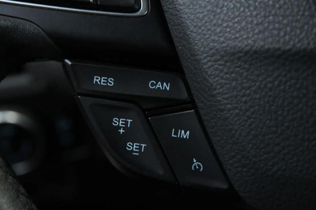 ford-focus-2018-gasolina-998cc