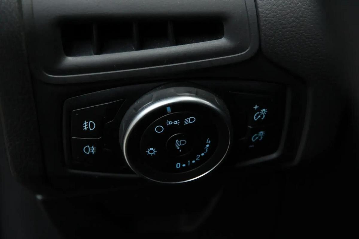 ford-focus-2018-gasolina-998cc