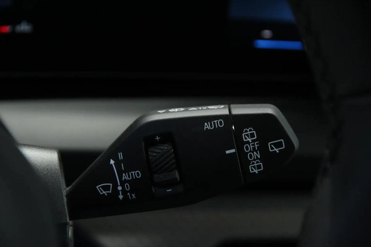 bmw-serie-1-2025-gasolina-1499cc