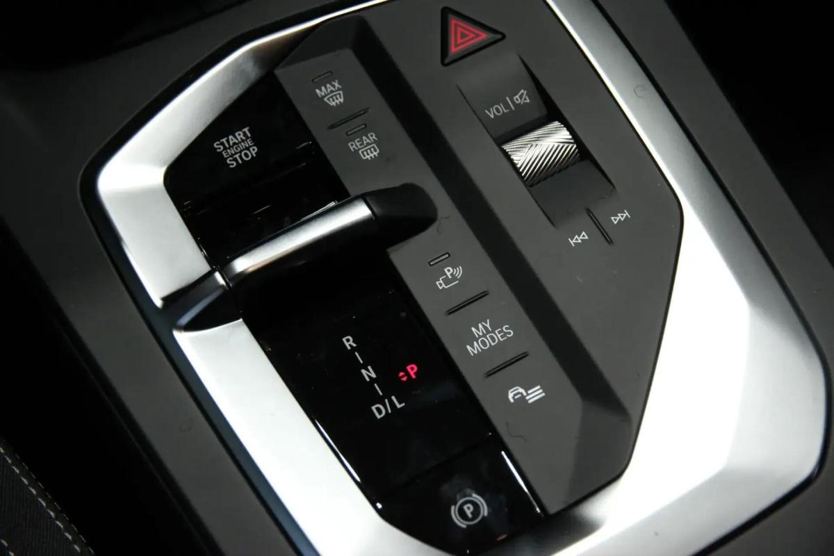 bmw-serie-1-2025-gasolina-1499cc