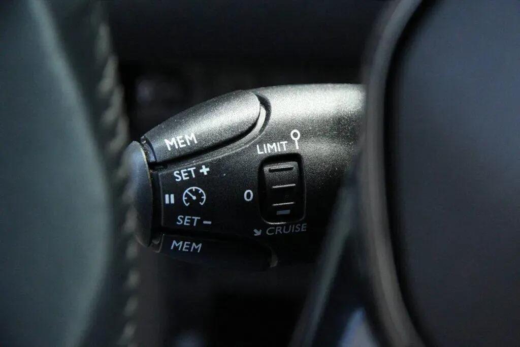 peugeot-208-2024-gasolina-1199cc