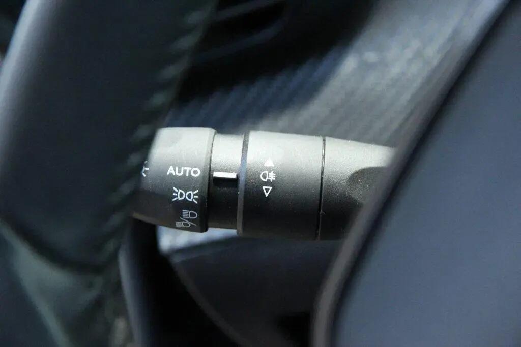 peugeot-208-2024-gasolina-1199cc