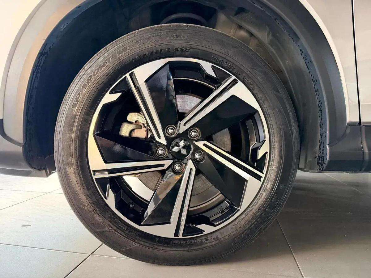 mitsubishi-eclipse-cross-2022-hibrido-a-gasolina-2360cc