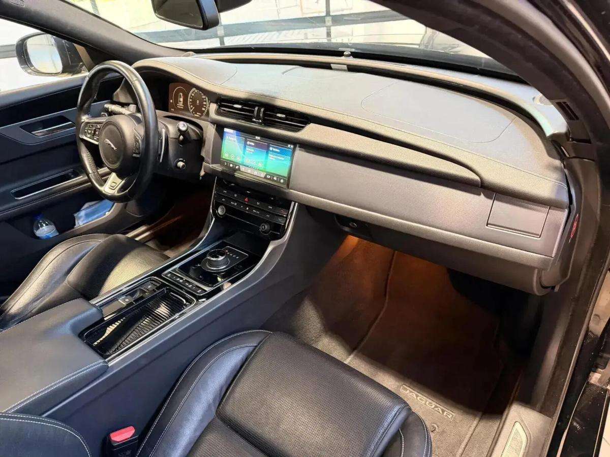 jaguar-xf-sportbrake-2019-diesel-1999cc