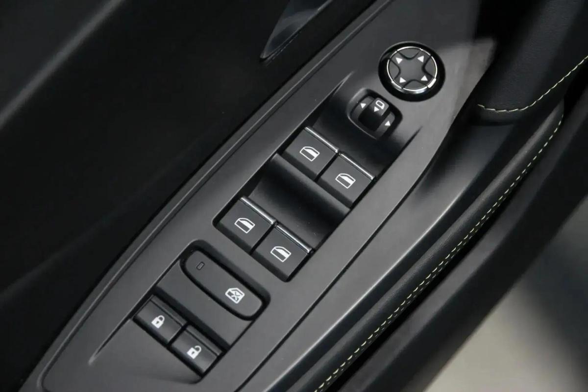 peugeot-408-2024-gasolina-1199cc