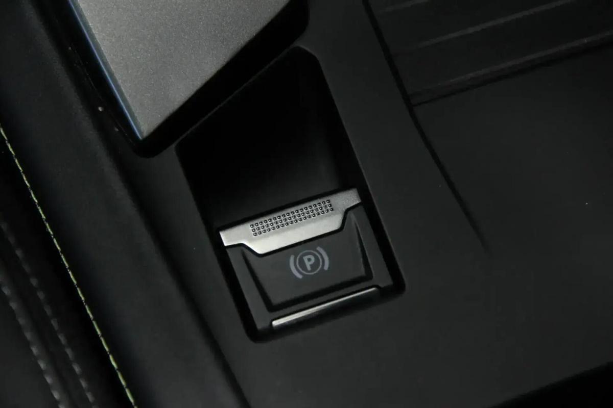 peugeot-408-2024-gasolina-1199cc