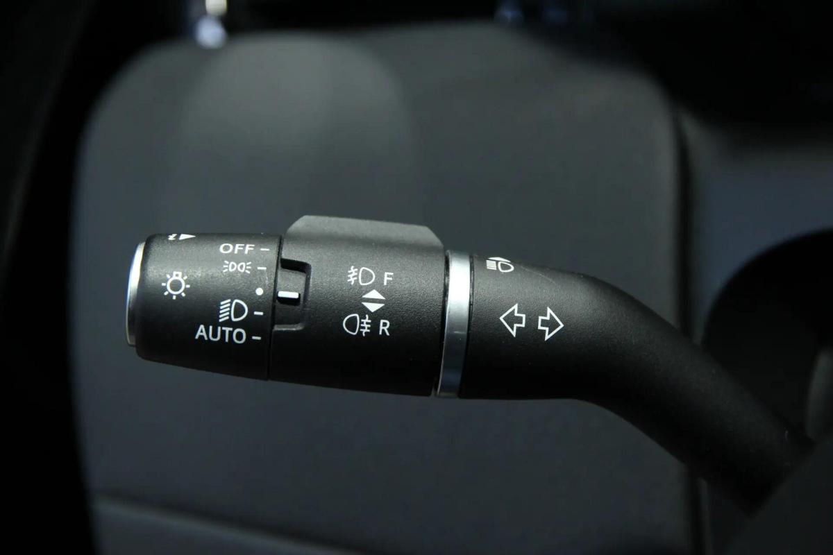 land-rover-discovery-sport-2024-hibrido-a-gasolina-1497cc