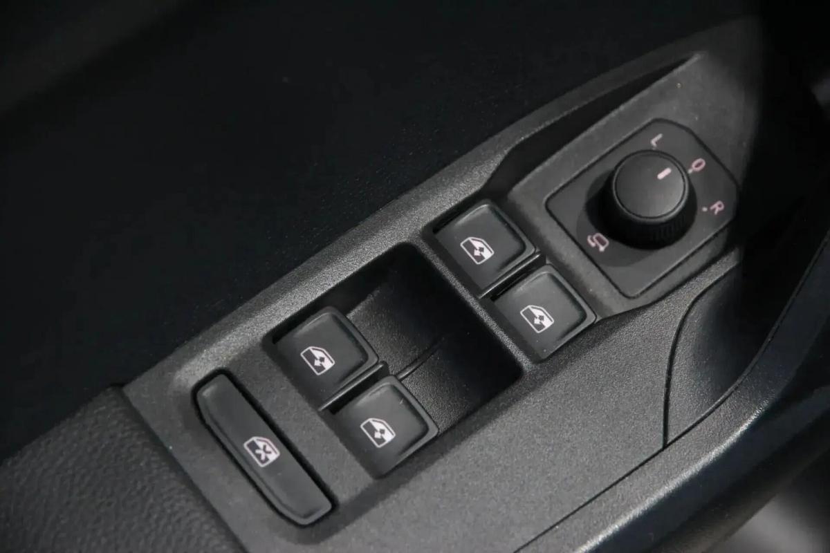 seat-arona-2024-gasolina-999cc