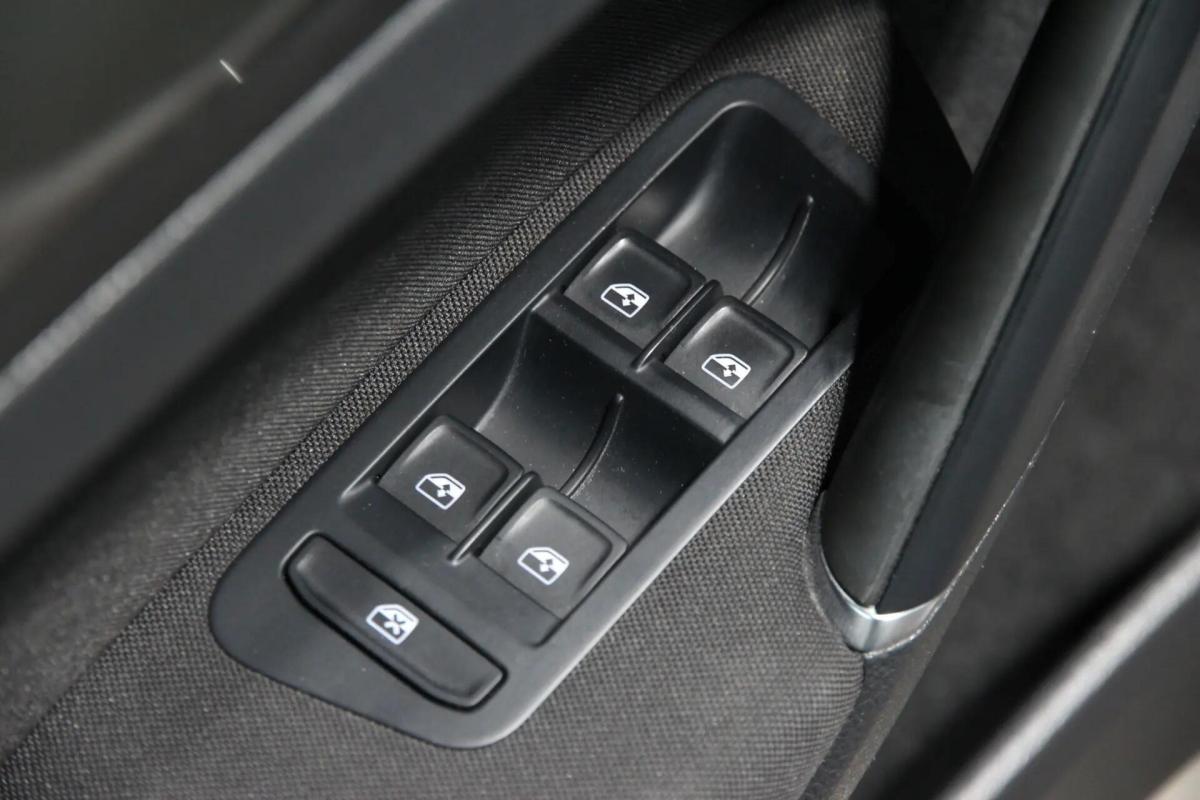 volkswagen-golf-2020-diesel-1598cc