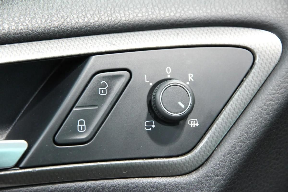 volkswagen-golf-2020-diesel-1598cc