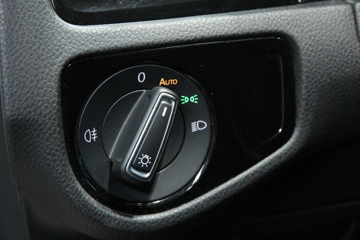 volkswagen-golf-2020-diesel-1598cc