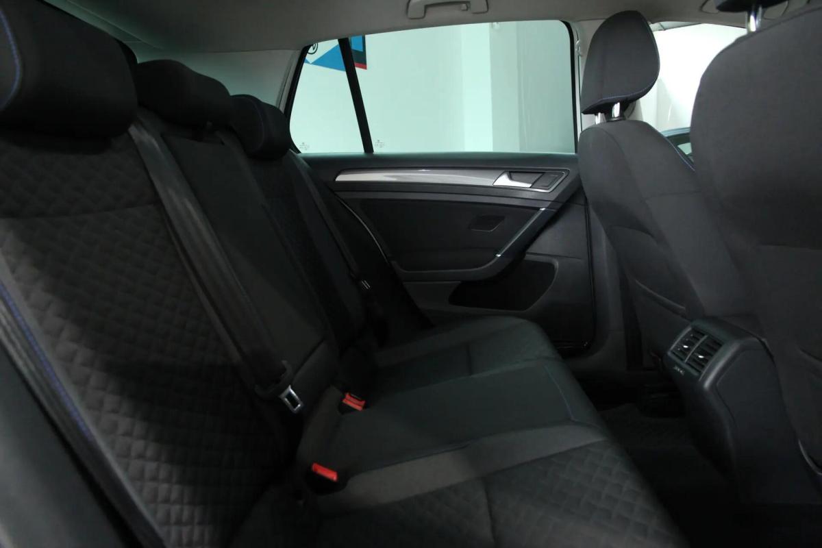 volkswagen-golf-2020-diesel-1598cc
