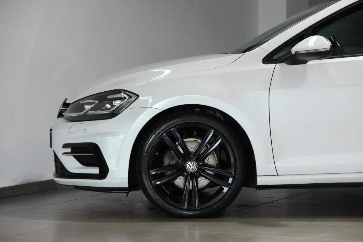 volkswagen-golf-2020-diesel-1598cc