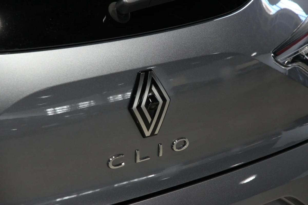 renault-clio-2024-gpl-999cc