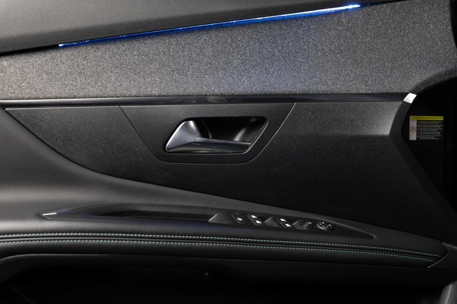peugeot-3008-2023-hibrido-a-gasolina-1598cc