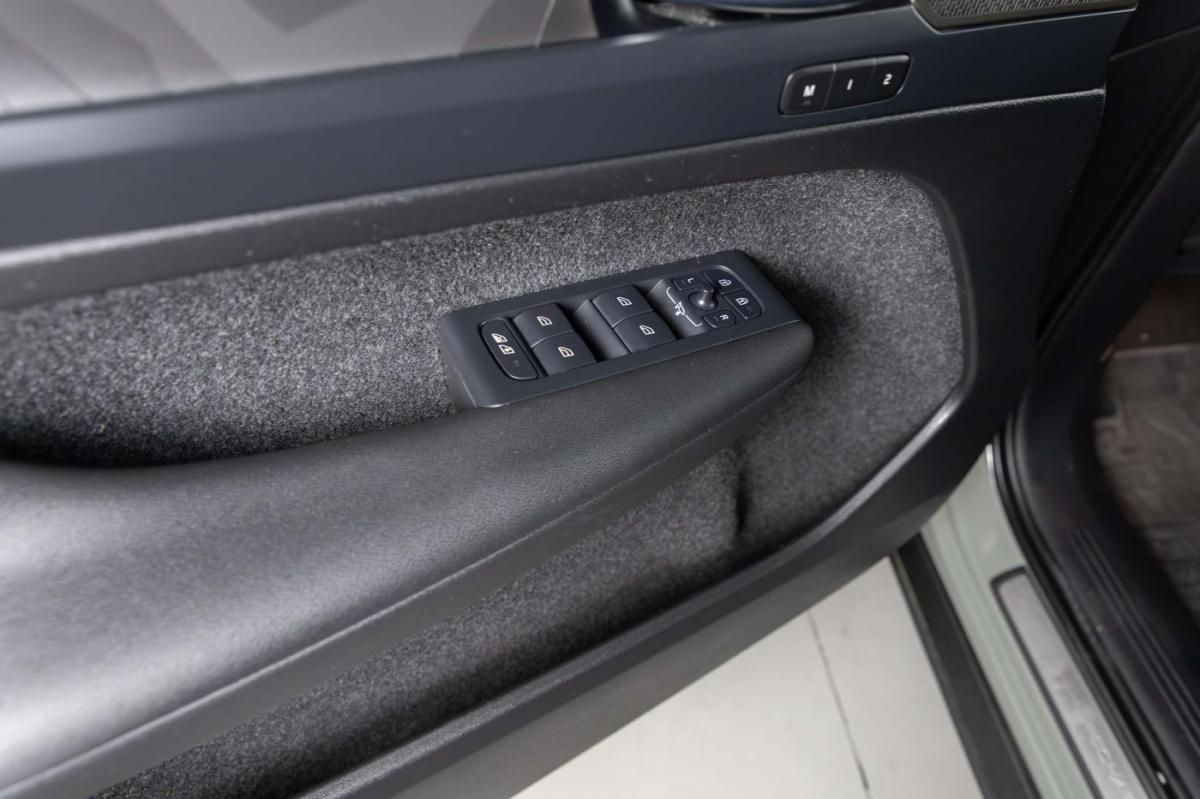 volvo-c40-2023-eletrico-0cc
