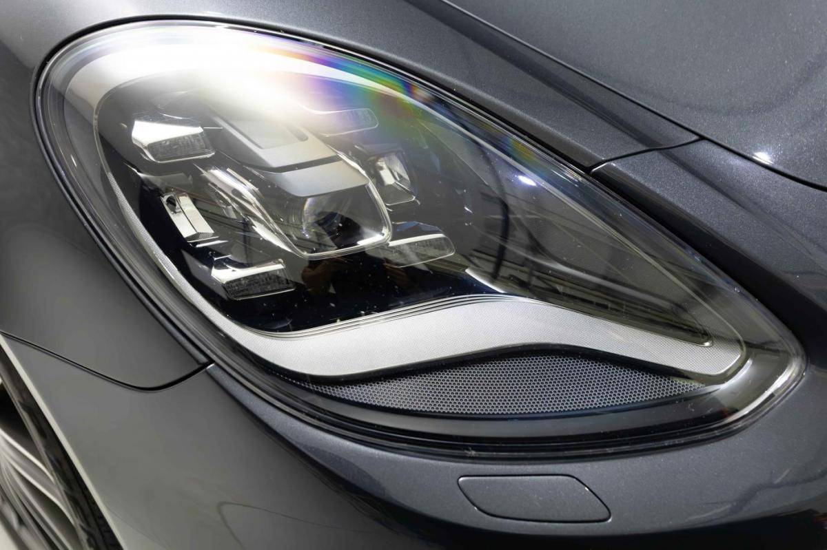 porsche-panamera-sport-turismo-2018-hibrido-a-gasolina-2894cc