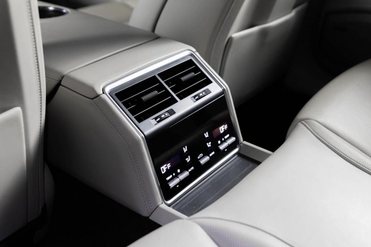 porsche-panamera-sport-turismo-2018-hibrido-a-gasolina-2894cc