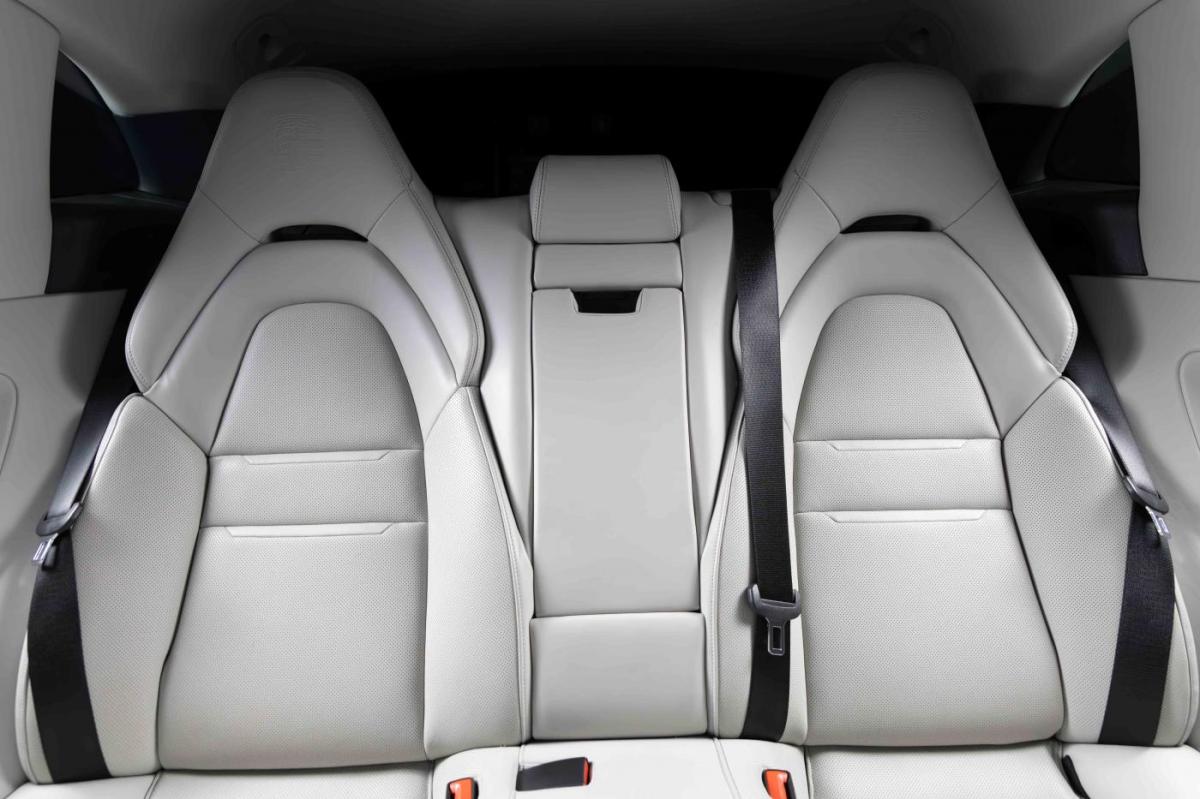 porsche-panamera-sport-turismo-2018-hibrido-a-gasolina-2894cc
