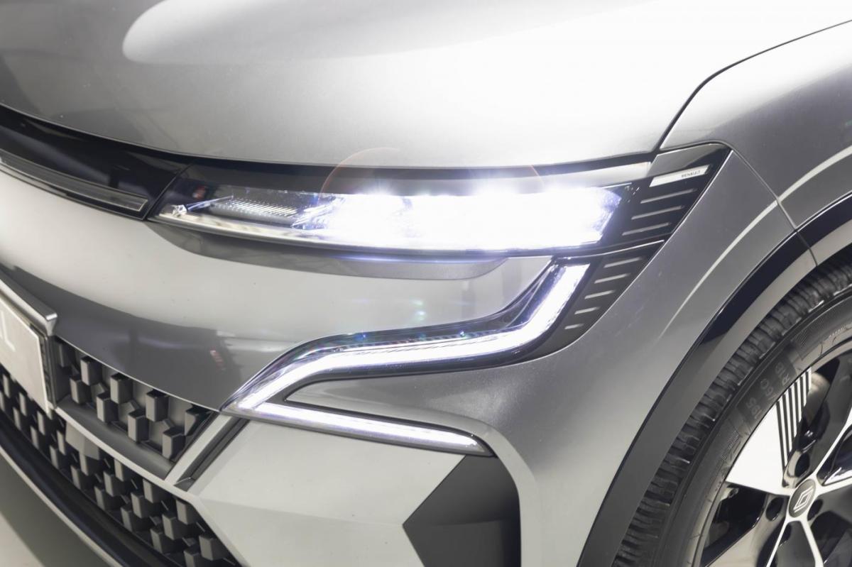 renault-megane-e-tech-2023-eletrico-0cc
