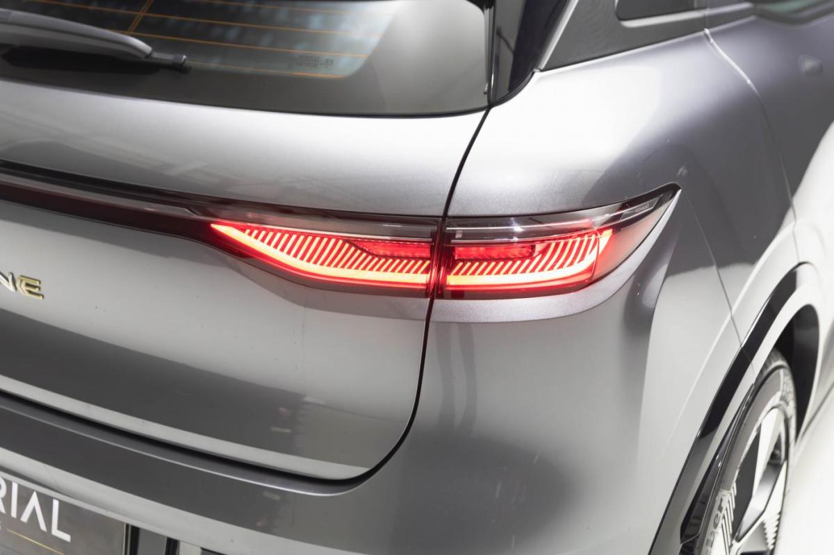 renault-megane-e-tech-2023-eletrico-0cc