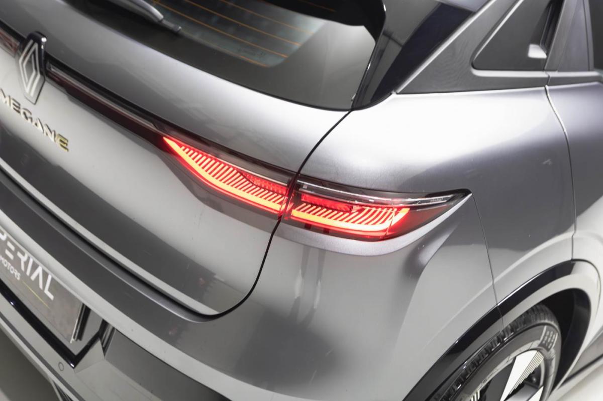 renault-megane-e-tech-2023-eletrico-0cc