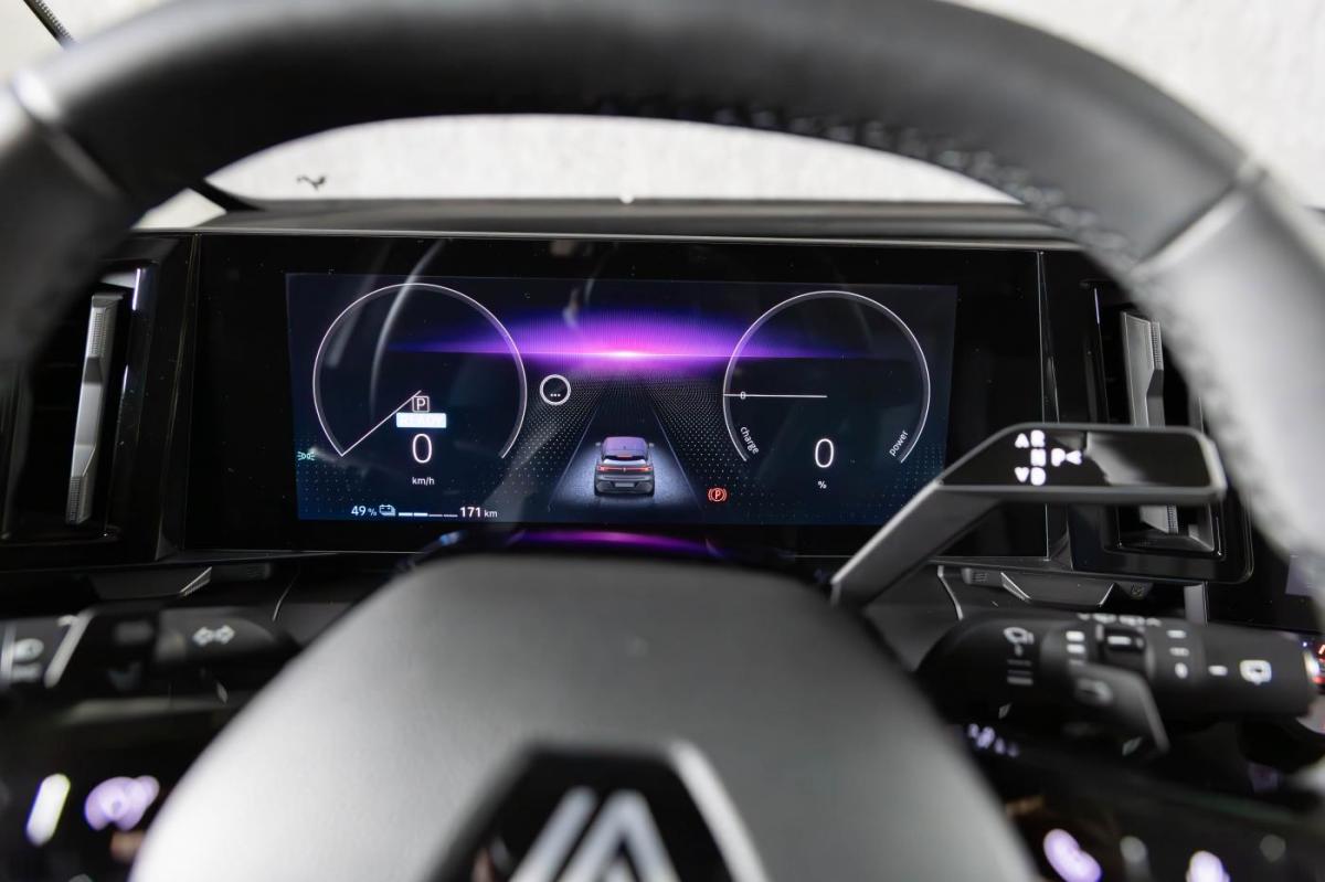 renault-megane-e-tech-2023-eletrico-0cc