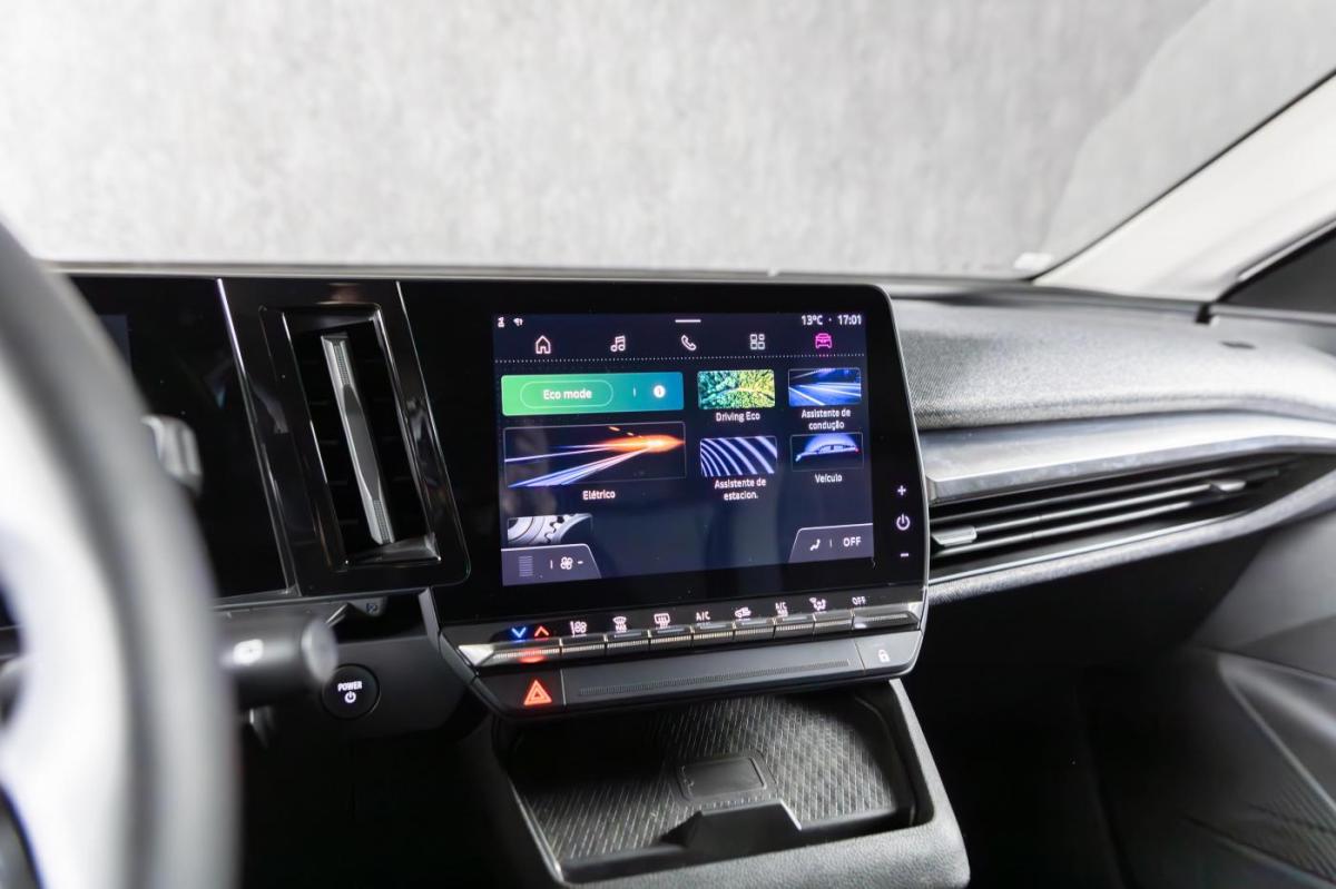 renault-megane-e-tech-2023-eletrico-0cc