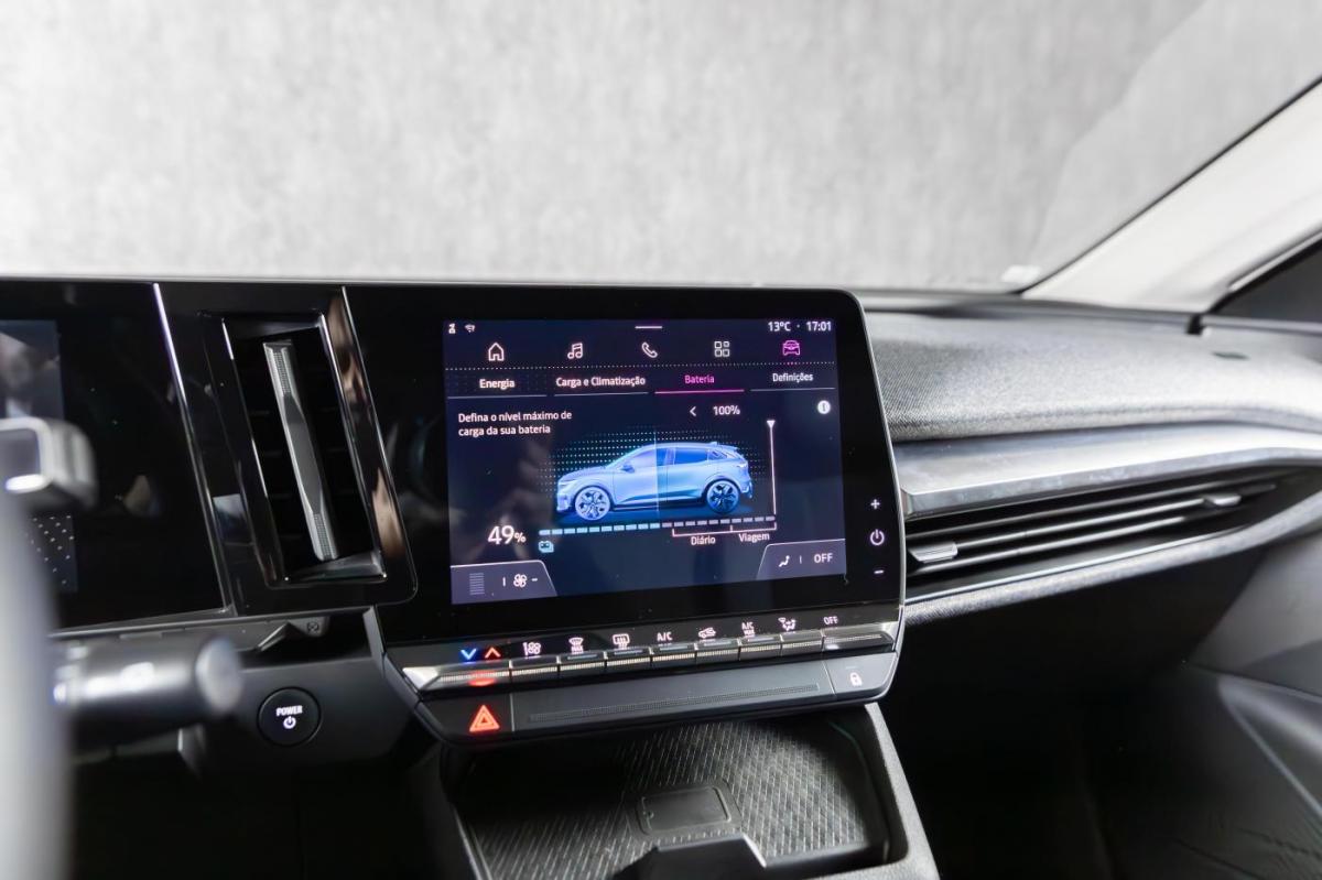 renault-megane-e-tech-2023-eletrico-0cc