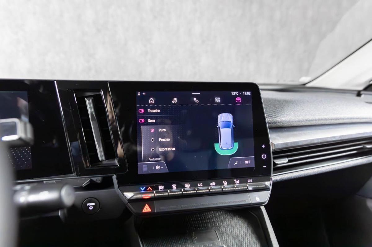 renault-megane-e-tech-2023-eletrico-0cc