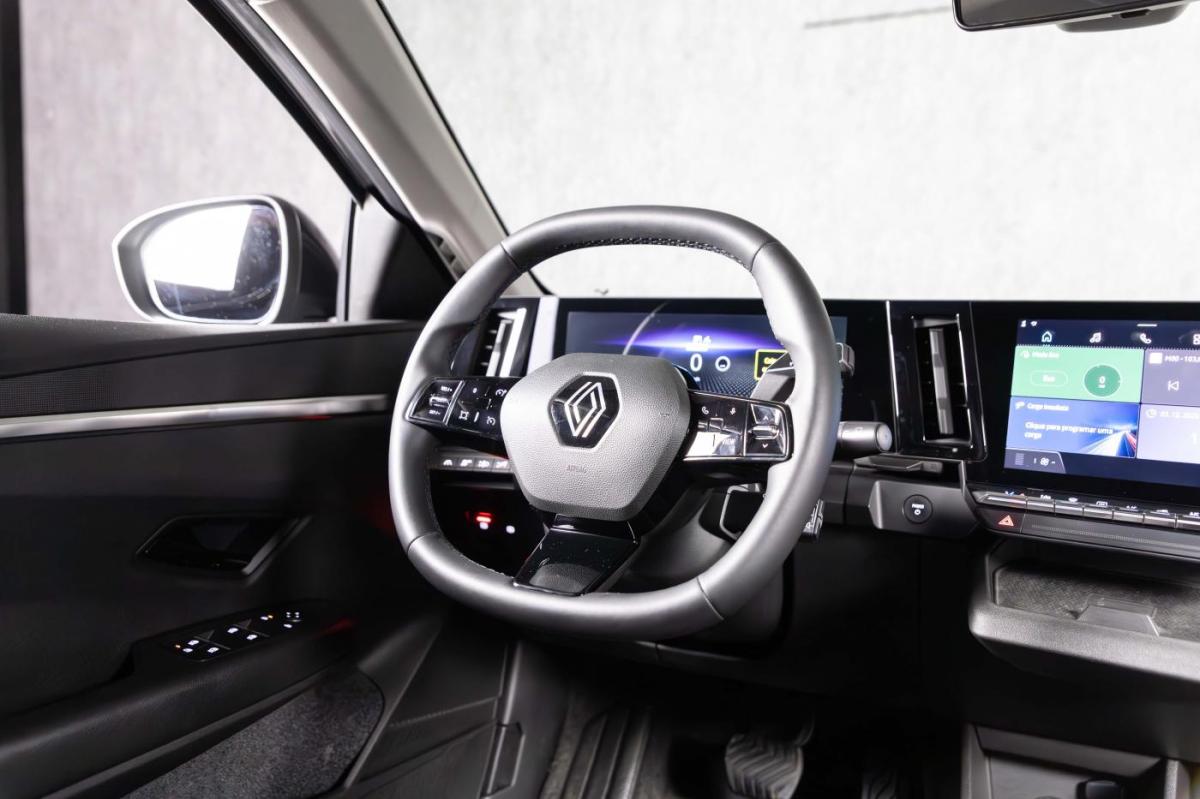 renault-megane-e-tech-2023-eletrico-0cc