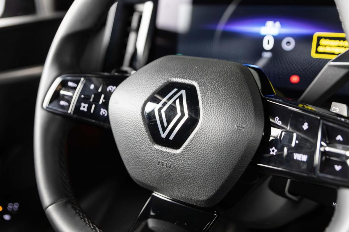 renault-megane-e-tech-2023-eletrico-0cc