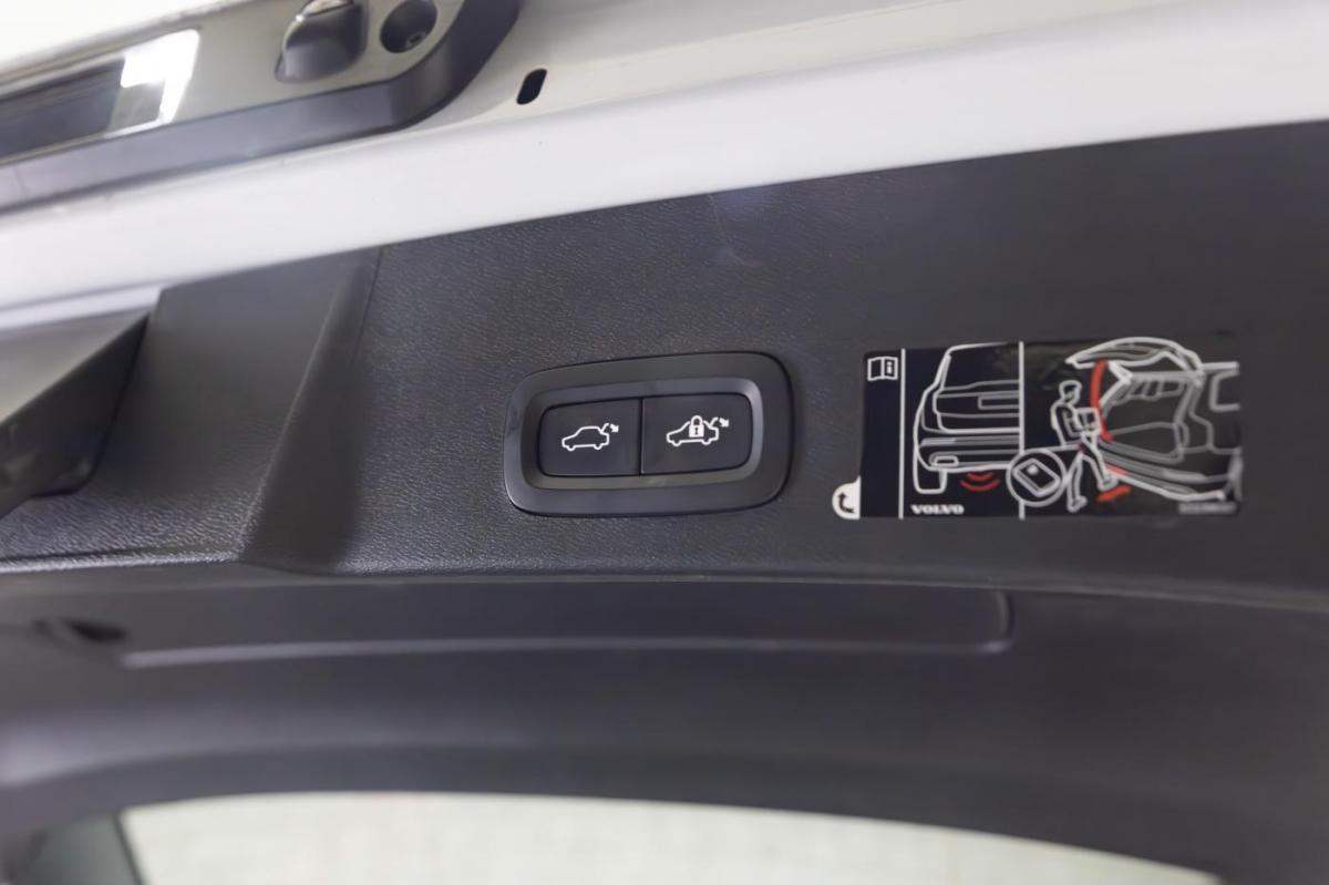 volvo-xc40-2021-hibrido-a-gasolina-1477cc