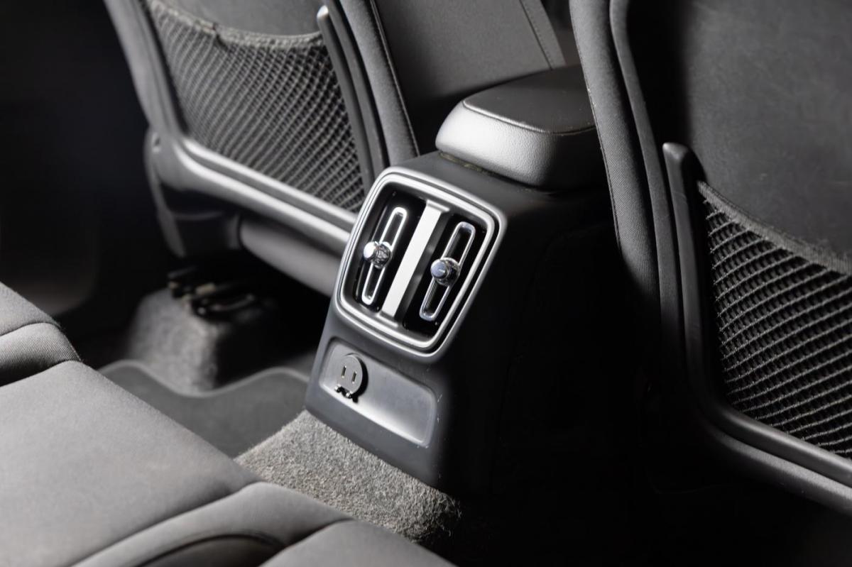 volvo-xc40-2021-hibrido-a-gasolina-1477cc